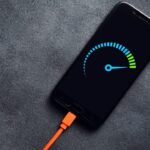 WhyYourPhoneChargesFastButDrainsQuickly