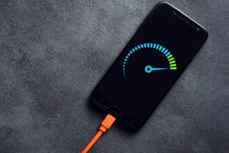 WhyYourPhoneChargesFastButDrainsQuickly